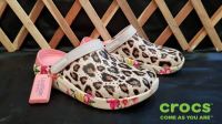 CROCS LiteRide Print Clog รองเท้าลำลองสำหรับผู้ใหญ่ ลายดอกไม้สดใสน่ารัก