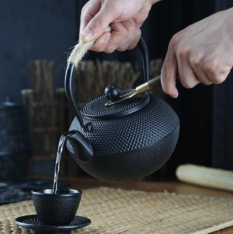 900ml Cast Iron Teapot Hobnail Japanese Style Tea Pot Kettle with Infuser Filter 
