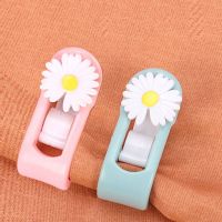 Little Daisy Duvet Clips Non slip Quilt Blanket Clip Duvet Sheet Fixer Anti run Bed Sheet Clips Quilt Fastener Sleep Clothes Peg