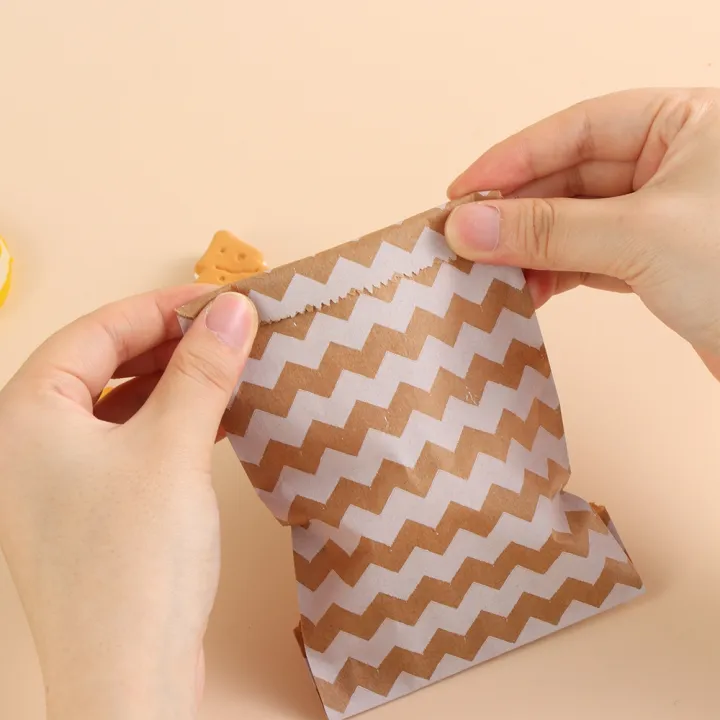 50pcs-15x10cm-wave-dot-kraft-paper-candy-biscuit-bags-supplies-pastry-tool-packing-pouch-popcorn-bag-birthday-wrapping-candy