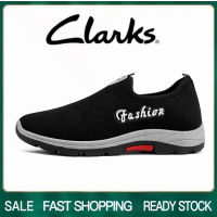 Clarks_รองเท้าแตะแฟชั่นครึ่งเพนนี ผู้ชายLoafersสบายรองเท้าเปิดส้นรองเท้ากีฬาผู้ชายรองเท้าน้ำหนักเบารองเท้าผ้าใบผู้ชายรองเท้าผ้าใบระบายอากาศผู้ชาย รองเท้าผู้ชายรองเท้าแตะขนาดใหญ่สำหรับผู้ชาย