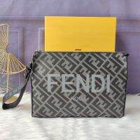 [มาใหม่] FENDI ผู้หญิงกระเป๋าแฟชั่นกระเป๋าถือกระเป๋าเงินเหรียญเลดี้คลัทช์กระเป๋าสตางค์การออกแบบเดียว