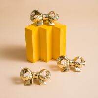 [HOT NNQJKYIYWHG 512] Butterfiy Knot Shapes/ ทองเหลืองตู้ Knobs และ Handles ตู้เฟอร์นิเจอร์ดึงความคิดสร้างสรรค์ฮาร์ดแวร์