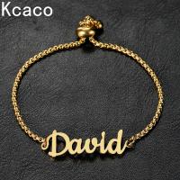 Kcaco สร้อยข้อมือสแตนเลสปรับชื่อได้สำหรับผู้หญิง,สร้อยข้อมือกำไลตัวอักษรยืดได้พร้อมของขวัญสายสร้อยมุกทรงสี่เหลี่ยมขนาด2.5มม. 2023ใหม่