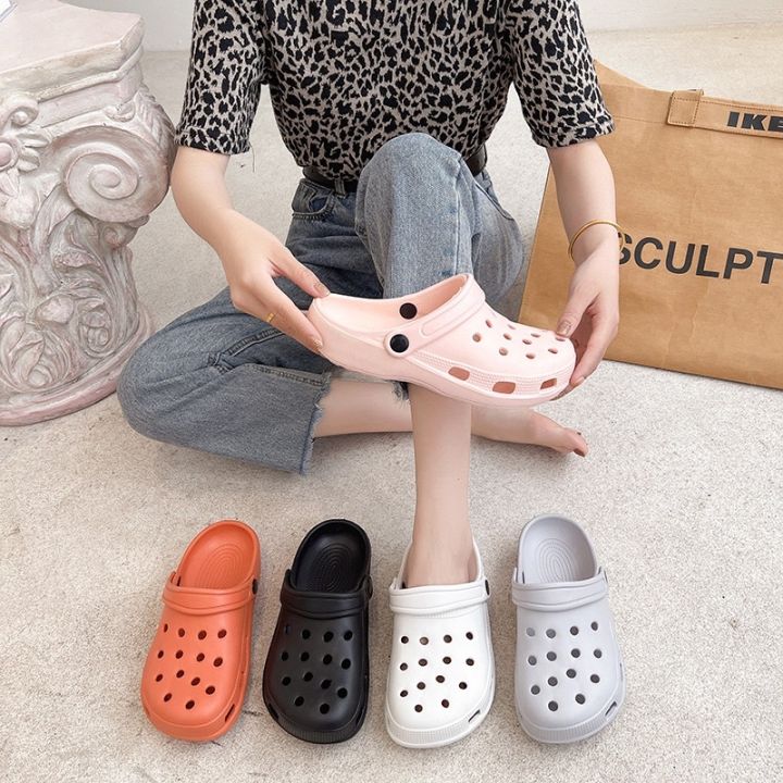 รองเท้าหัวโตสีขาวล้วน-รองเท้า-crocs-ไม่มีลาย-พื้นนิ่ม-มีตัวติดรองเท้าขายแยก