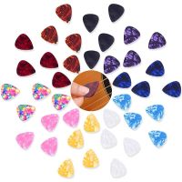 30pcs Guitar Picks 3 Different Thickness Colorful Celluloid Ukulele Pick 0.46mm 0.71mm 0.96mm Non-slip Plectrums for Bass Guitar Guitar Bass Accessori