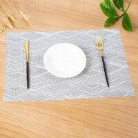 Placemat ชุด 4 ชิ้น Golden Table Mat ชุดอุปกรณ์ครัว Heat Pad Western Place Mat Desktop Decoration