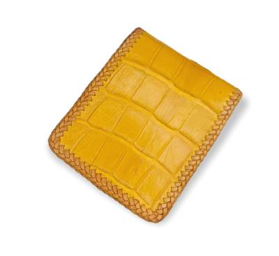 Crocodile Wallet กระเป๋าธนบัตร หนังจระเข้แท้ ถักขอบตลอดใบอย่างประณีต เสริมสิริมงคลให้กับชีวิตด้วย กระเป๋าหนังจระเข้ สีแทน