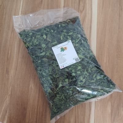 ใบมะละกอ (Papaya leaves) อบแห้ง ขนาด 500 กรัม ช่วยลดอุณหภูมิในร่างกาย ทำให้เจริญอาหาร