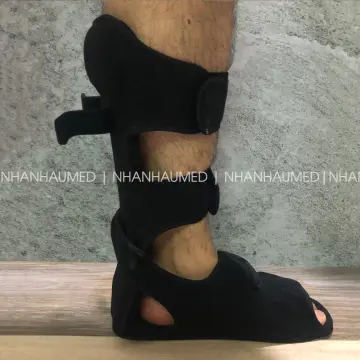 What is the purpose of using nẹp xương bàn chân in foot injuries?