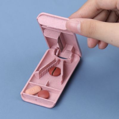 【YF】 1PC Medicine Pill Holder Tablet Cutter Splitter Case Mini Useful Portable Storage Box Divider