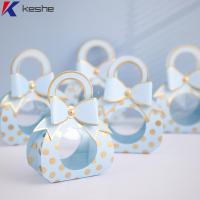 KESHE 10PCS ลายจุดกลม กล่องของชำร่วยงานแต่งงาน พร้อมที่จับ โบว์สำหรับผูก กล่องขนมช็อกโกแลต สร้างสรรค์และสร้างสรรค์ ของตกแต่งงานปาร์ตี้ กล่องบรรจุภัณฑ์ของขวัญ อุปกรณ์งานเลี้ยงวันเกิดงานแต่งงาน