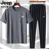 เสื้อผ้าผู้ชายชุดออกกำลังกายสองชิ้นหลวมเสื้อผ้าแห้งเร็ว JEEP Jeep แขนสั้นไซส์ใหญ่กางเกงผู้ชายผ้าไหมน้ำแข็งฤดูร้อน