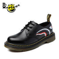 Dr.Martens MartinAngel Martin รองเท้าผู้ชาย BAPE X MMJ ร่วมต่ำด้านบน1461ลูกไม้อังกฤษรองเท้าหนังผู้ชายสบายๆ