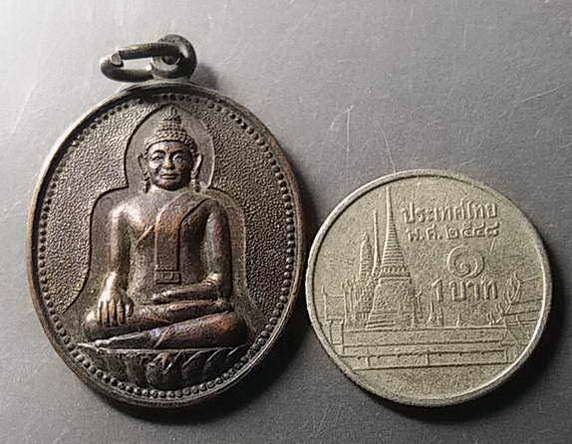 เหรียญหลวงพ่อพระชีว์-วัดบูรพาราม-จ-สุรินทร์-รุ่นบูรณะมณฑป-สร้างปี-2533