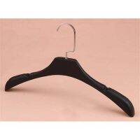 1Pcs Black Thick Wide Shoulder Plastic Clothes Hanger Coats Jacket