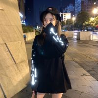 MOOReflective Tshirt Women Long Sleeve Women Blouse STARS Print Loose shirt Couple Short Sleeve Suit INS Short Sleeve Women Top 彩虹反光女T恤 CEDY潮牌夏裝上衣 反光印花 閨蜜裝 寬鬆情侶長袖套裝 Ins長袖T恤 去淘宝购买