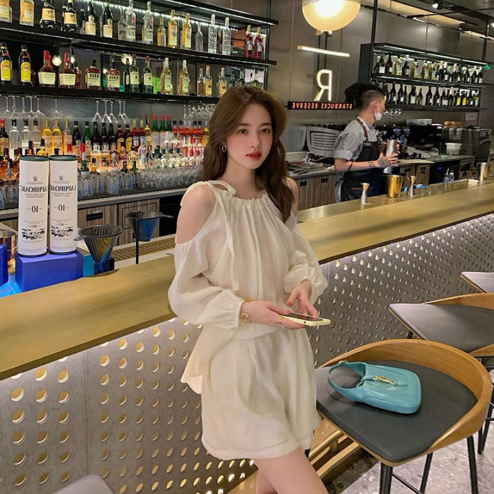 เสื้อเเฟชั่นผู้หญิงผ้าชีฟอง-สีสวยราคาถูกพร้อมส่ง-ร้านในไทย-มีโปรโมชั่นลดราคา-ชุถเซ็ทงานสวยราคาดี