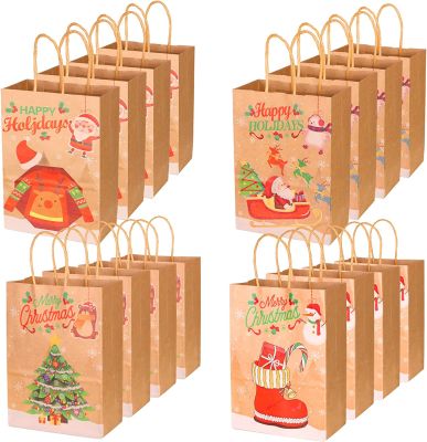 JOLLYBOOM 16Pcs กระดาษคราฟท์ถุงของขวัญคริสต์มาส,4รูปแบบถุงของขวัญคริสต์มาสพร้อมที่จับ Multipack, Xmas Candy Treat กระเป๋าสำหรับคริสต์มาสวันหยุดฉลองปาร์ตี้โปรดปรานของขวัญ