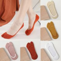 2023 Summer New Cotton Tabi Socks Solid Comfortable Breathable Two Toe Socks Women Non-slip Invisible Low Cut Boat Sock Non-slip Socks Tights