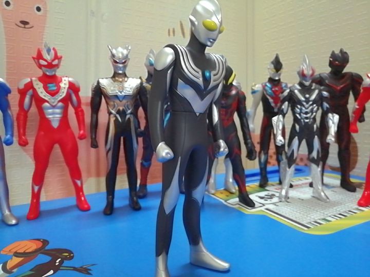 Mô hình Ultraman Tiga Ultra Act bootleg Hunters Store #21 Mô hình Ultraman Tiga Ultra Act bootleg Hunters Store