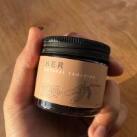 ราคาต่อกระปุก สครับมะขามเฮอ HER SCRUB &amp; MASK NATURAL TAMARIND สครับเนื้อมะขาม ขนาด 100 กรัม