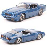 โมเดลรถจำลอง Z28 Chevrolet Camaro สุดคลาสสิกสไตล์วินเทจจาก1:24เป็น Collector Edition ที่ระลึกถึง1979