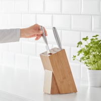 Knife block, bamboo,10x17x23 cm.