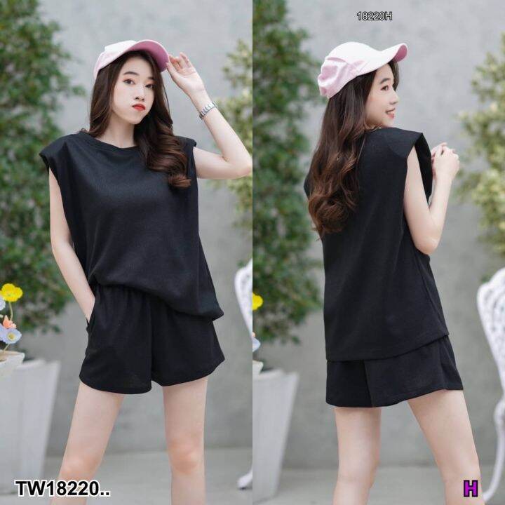 tw18220-set-2-ชิ้น-เสื้อแขนกุด-สีพิ้น-กางเกงขาสี้น