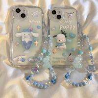 [KK63]♗Kawaii Sanrio Cinnamoroll Pochacco สร้อยข้อมือสำหรับ iPhone 14 13 12 11 Pro Max XR XS MAX X Y2k สาวกันกระแทก Soft Shell