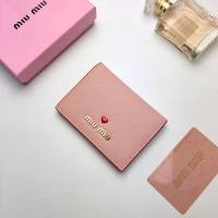 ร้อน ”ผู้ถือบัตรหนังแกะหัวใจสีแดง Miu Miu-อุปกรณ์เสริมกระเป๋าสตางค์แบบพกพาบางเฉียบผู้ถือบัตรขนาดเล็ก