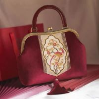 Hot selling Womens bag 2023 new trendy large-capacity velvet embroidery retro wedding womens atmosphere