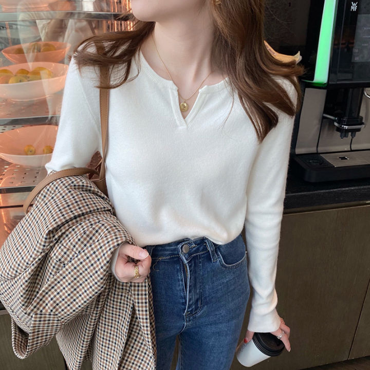 spot-white-knitted-fabric-base-shirt-womens-fall-and-winter-inner-wear-v-neck-top-womens-design-sense-niche-sweater-2023