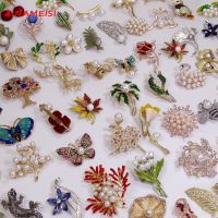 AINAMEISI New Brand Design Enamel Crystal Butterfly Brooch Ladies Insect Brooch Jewelry Gift Girl Fashion Winter Jewelry