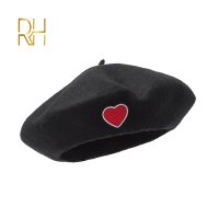 ผู้หญิงฤดูหนาวหมวก100 ขนสัตว์ Beret หญิงแบนหมวกเย็บปักถักร้อย Love Heart สีชมพู gorras ใหม่แฟชั่น Berets ที่อบอุ่น RH