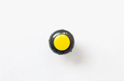 SPST momentary switch (Round D: 9.50mm Yellow) - COSW-0604