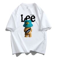 ◕♣❦ Lee ใหม่ เสื้อยืดแขนสั้น เปิดไหล่ พิมพ์ลายหมี LEE สไตล์ฮ่องกง เรียบง่าย อินเทรนด์หน้าร้อน สําหรับผู้ชาย