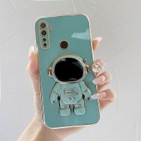 เคสโทรศัพท เคส realme 5 นักบินอวกาศขาตั้งแบบพับได้แฟชั่นสีทึบหรูหราชุบโครเมียมนุ่ม TPU เคสโทรศัพท์สแควร์คลุมทั้งหมดเคสป้องกันกล้อง