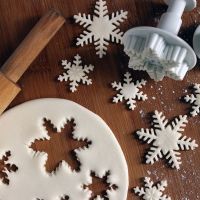 3pcs/set Snowflake Cookie Cutters Fondant Biscuit Mold Cake Decorating Tool Plunger Cutter Home Decor Pastry Baking Accessories Bread Cake  Cookie Acc