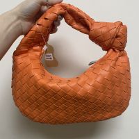 Ladies Luxury Tote Bags 2022 Fashion Classic Hand Woven Ladies Knotted Armpit Round Hobo Curved High Texture Leather Tote Bag