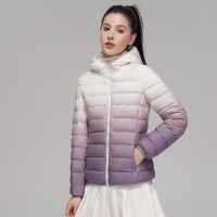 Women Luxury Designer Gradient Down Coats 2022ฤดูใบไม้ร่วง/ฤดูหนาวใหม่แฟชั่น Hooded Slim Fit Ultra น้ำหนักเบาอุ่น Jackets