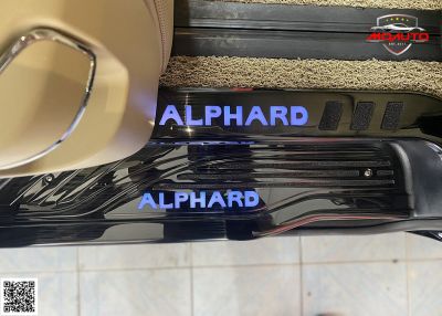 สคับเพลทกันรอยเท้า LED 8 ชิ้น ALPHARD 30 ( ปี 2016-2022 )