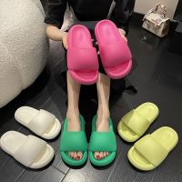 Batch of new fashion slippers female summer home bathroom shower antiskid thick bottom web celebrity sandals to wear a word procrastinates female