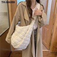 ▥ New winter handbags clouds fold bundle of female leisure personality portable large capacity dumplings package inclined shoulder bag commute