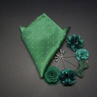 ผ้า Pocket Square ลายจุดเหลี่ยมเงิน