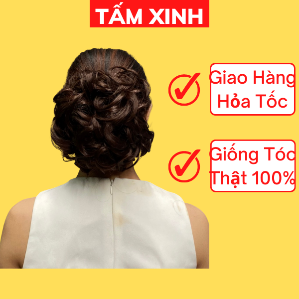 Búi tóc giả cao cấp: Một chiếc búi tóc giả cao cấp là một món phụ kiện không thể thiếu với những ai yêu thích sự sang trọng và giản đơn đầy phong cách. Chỉ với một lần thay đổi, bạn hoàn toàn có thể biến hình cho mái tóc của mình trở nên lạ mắt, khác biệt và hiện đại.