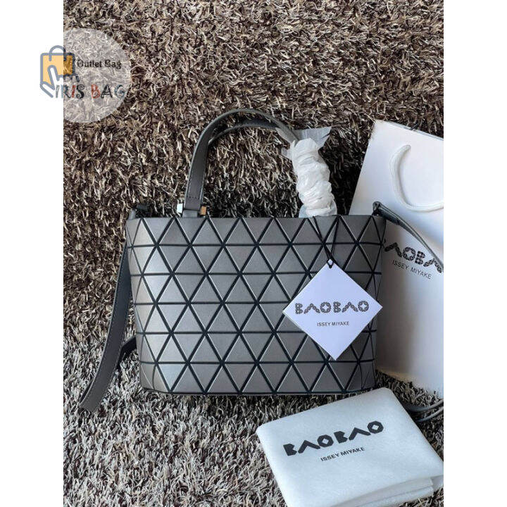 small-bao-issey-miyake-matte-crystal-tote-bag-001