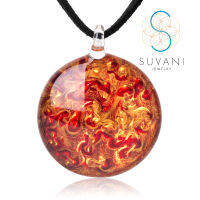 SUVANI จี้แก้วมูราโน่ ลายน้ำวน สีแดง สีสันสดใส พร้อมสร้อยคอหนังเทียมสีดำ ปรับความยาวได้ 18-20นิ้ว