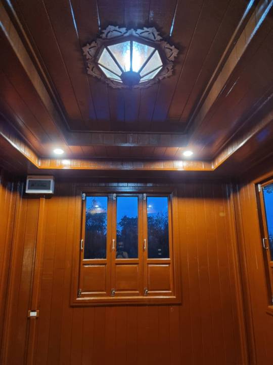 โคมไฟเพดานไม้สักกระจกสีสลับ-ใหญ่-โคมไฟเพดานไม้สัก-โคมเพดาน-พร้อมขั้วไฟเกลียว-e27