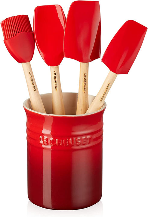 le-creuset-silicone-craft-series-utensil-set-with-stoneware-crock-5-pc-cerise